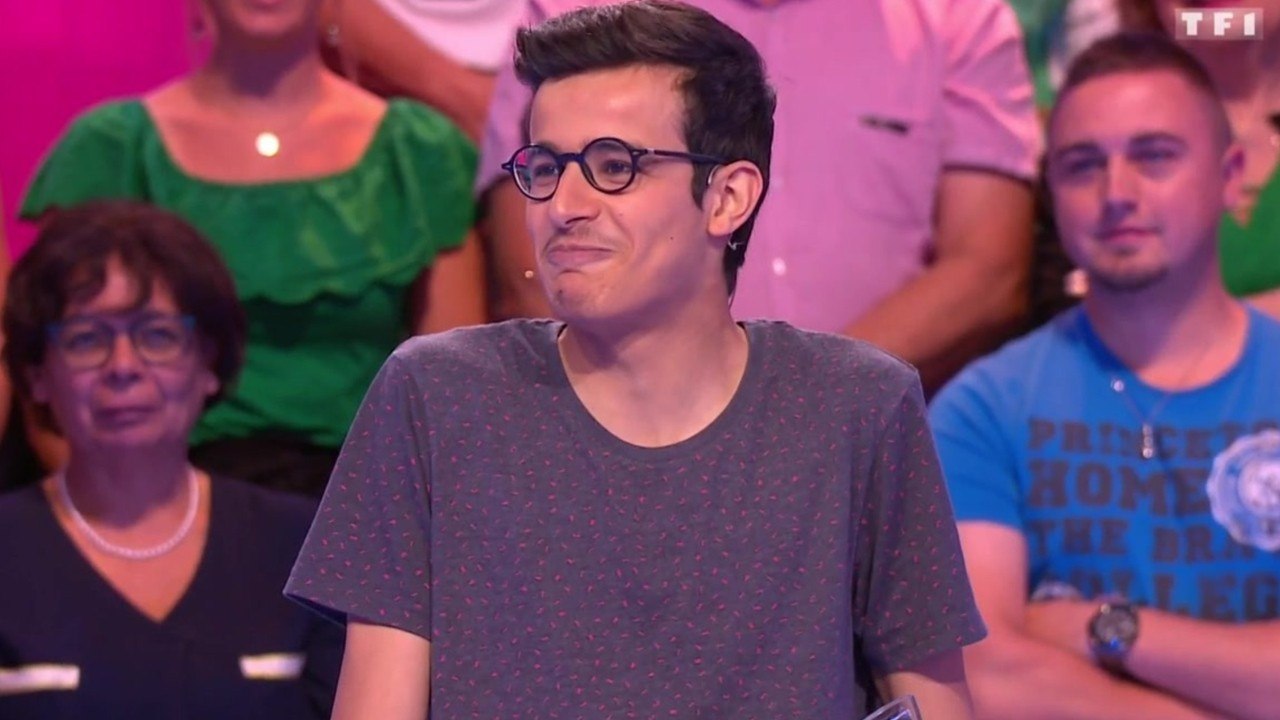 VOICI Les 12 Coups de midi : Paul offre deux cadeaux très étranges à Jean-Luc Reichmann