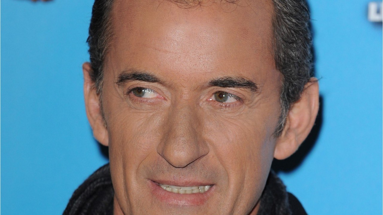VOICI - Christophe Dechavanne « écœuré ", il pousse un coup de gueule sur Twitter