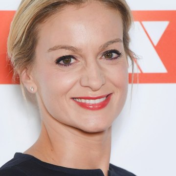 VOICI//SOCIAL - Audrey Crespo-Mara : L’homme Qui La Harcelait Condamné À 10 Mois De Prison Avec Sursis (1)