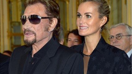 Download Video: VOICI - Mort de Johnny Hallyday, deux ans déjà : Laeticia de retour à Saint-Barthélemy avec Jade et Joy