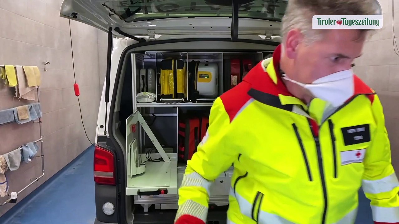 Sanitäter von Buslenker in St. Johann gerammt und mit Messer attackiert