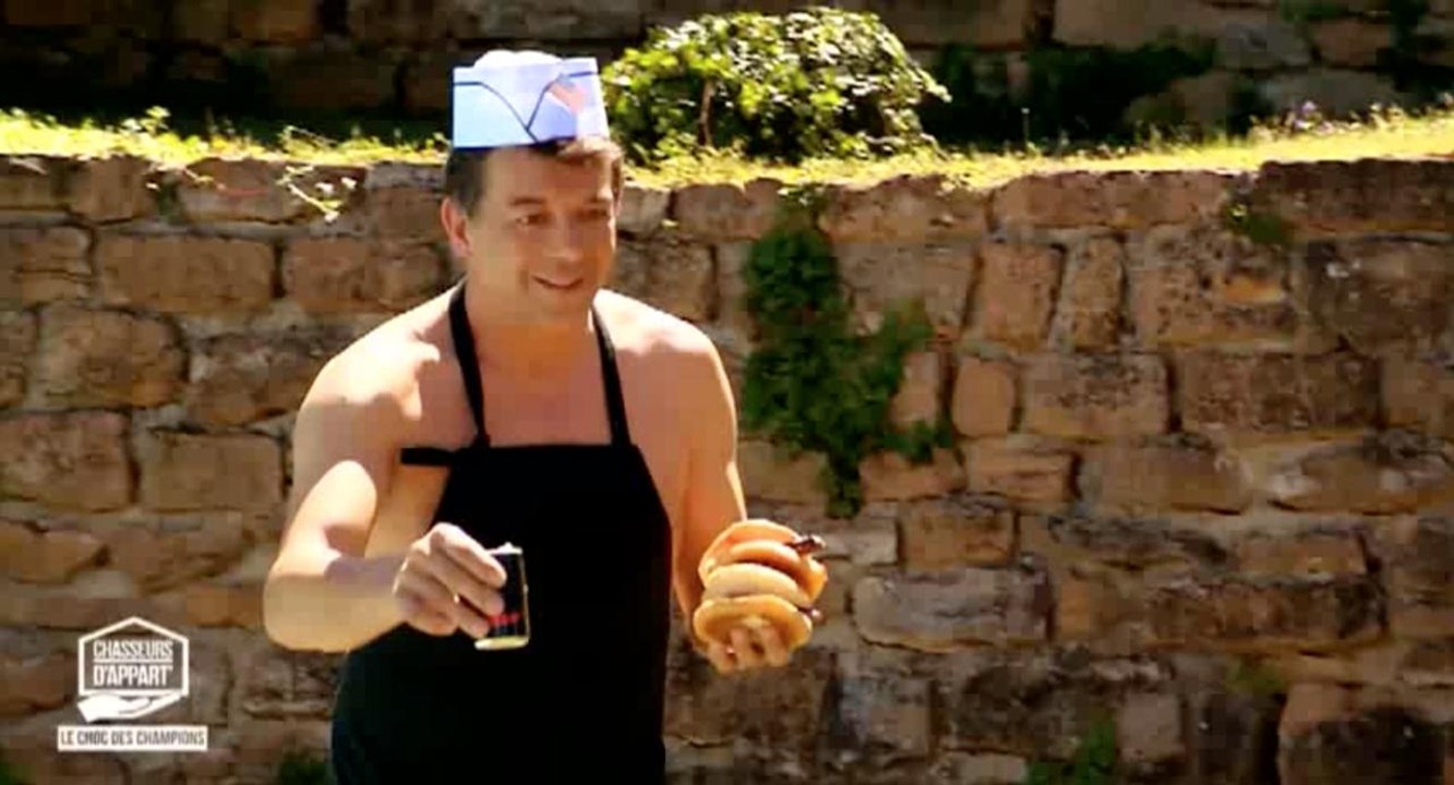 Chasseurs d'appart : les fesses à l'air, Stephane Plaza fait un barbecue pour vendre une maison !