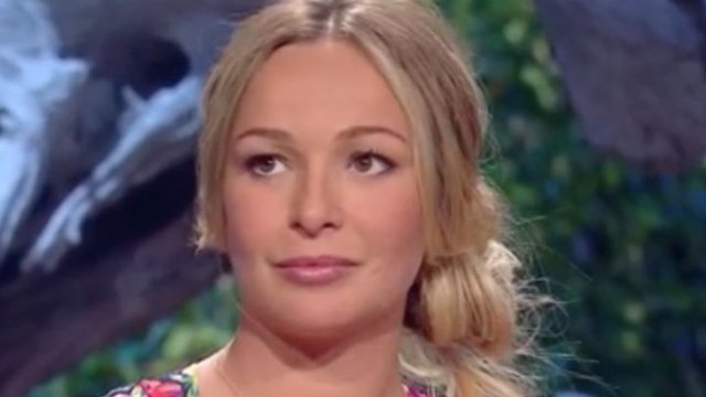 VOICI - PHOTO Cindy (Koh-Lanta) bientôt mariée : elle dévoile sa jolie bague de fiançailles