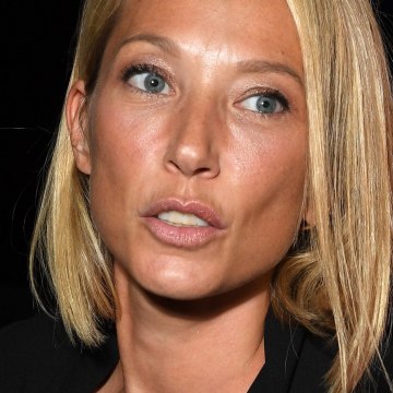 VOICI social Laura Smet : Déshéritée Par Johnny Hallyday, Elle Trouve Ça « Tellement Glauque (1)