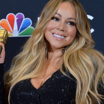 VOICI // Social - Mariah Carey Confondue Avec Un Prix Nobel (oui, Oui) : Découvrez Pourquoi (1)