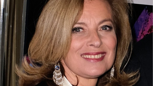 VOICI Valérie Trierweiler : son tacle à François Hollande et Julie Gayet dans son nouveau livre On se donne des nouvelles (1)