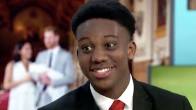 VOICI - Meghan Markle : les excuses émouvantes d’un adolescent auprès de Harry pour avoir enlacé sa femme