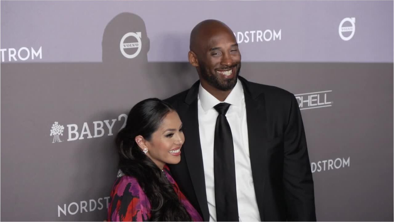 VOICI- PHOTO Mort de Kobe et Gianna Bryant : Vanessa Bryant leur rend un bel hommage avec ses filles