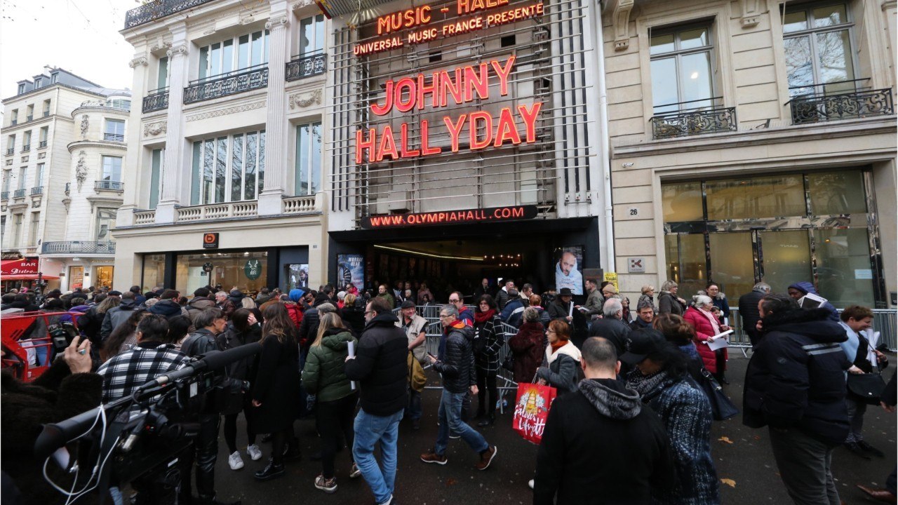 VOICI-Laeticia Hallyday : cette humiliation qu’elle a subie lors de l’hommage à Johnny à l’Olympia