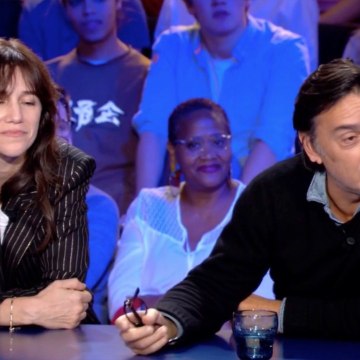 VOIC social I-Comment Ben Attal a Drogué Ses Parents : Les Confessions De Charlotte Gainsbourg Et Yvan Attal Dans ONPC (1)