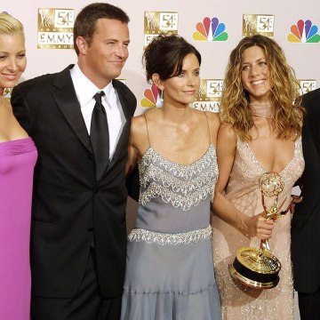 VOICI //SOCIAL- PHOTO Friends : Les Acteurs Officialisent Leurs Retrouvailles Pour Un Épisode Spécial (1)