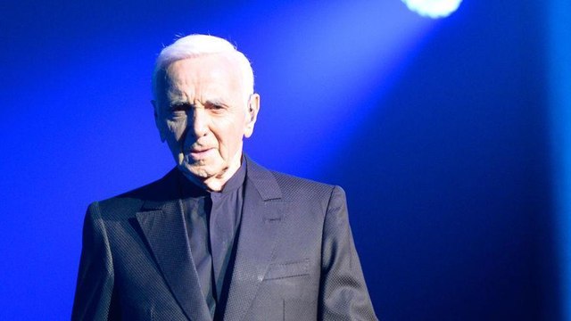 GALA VIDEO - Charles Aznavour est décédé : retour sur l'opération de chirurgie esthétique qui a changé sa carrière