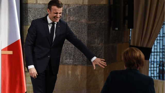 GALA VIDEO : Emmanuel Macron : sa petite et brillante astuce, impliquant ses collaborateurs, qui le rend incollable sur tous les sujets