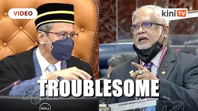 Opposition MPs protest Dewan Rakyat sitting extension