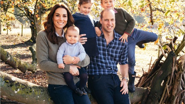 GALA VIDÉO - Kate Middleton : ce “détail” passé presque inaperçu sur sa carte de Noël familiale