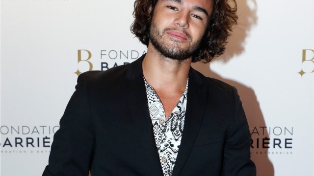 GALA VIDÉO - Iris Mittenaere en couple avec Anthony Colette ? Le danseur de DALS poste un mystérieux message