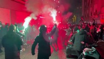 Les supporters algériens fêtent la qualification de leur équipe en finale de la Coupe Arabe