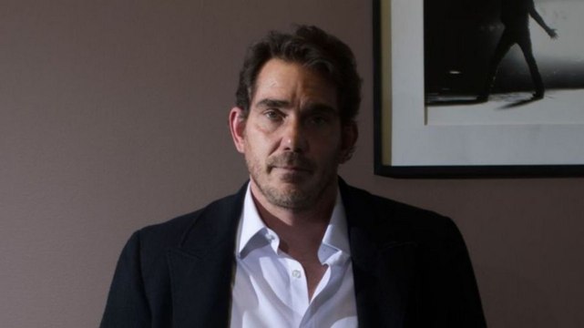 GALA VIDEO : Sébastien Farran, le manager de Johnny Hallyday dépassé par les projets hommage au rocker ?