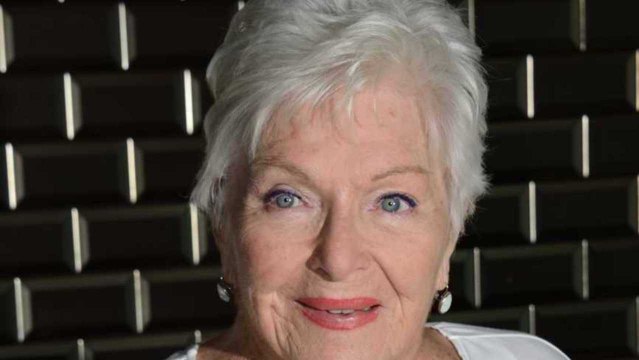 GALA VIDÉO - Line Renaud: mariée, elle a découvert la passion physique dans les bras de son amant