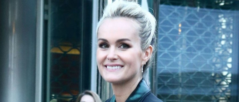 GALA VIDEO - Laeticia Hallyday réalise le rêve d'un couple de fans à Saint-Barth