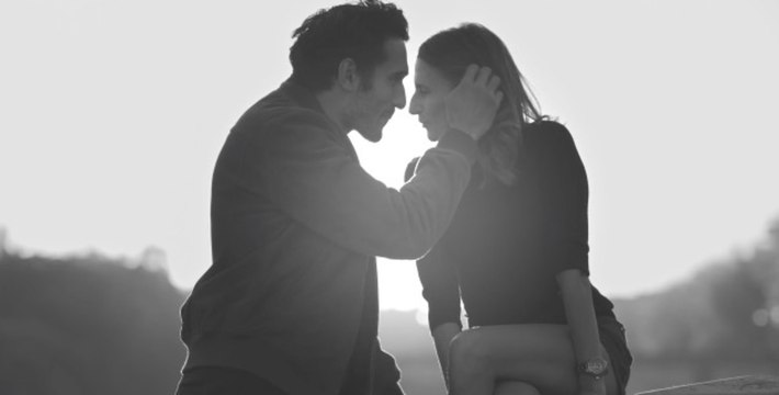 GALA VIDEO - LA NOUVELLE PUB CHANEL AVEC CAMILLE COTTIN ET SYRUS SHAHIDI