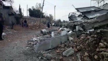 Tüp patlaması sonucu tek katlı ev yıkıldı, 2 kişi yaralandı