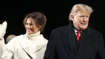 GALA VIDÉO - Melania Trump, très élégante dans un long manteau blanc à plus de 1700 euros