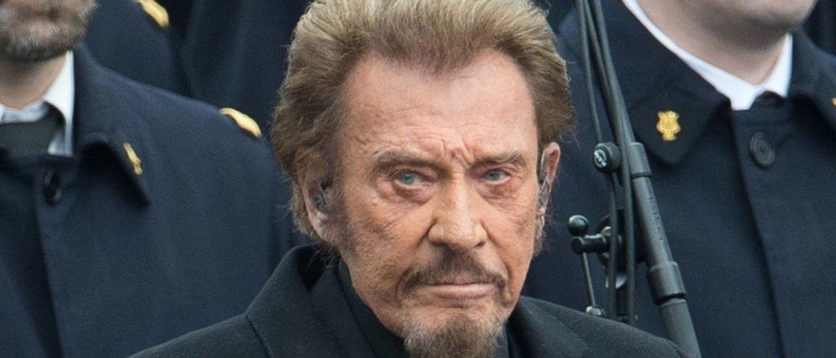 GALA VIDEO - Le cercueil blanc de Johnny Hallyday s’arrache : les fans du rockeur prêts à casser leur tirelire