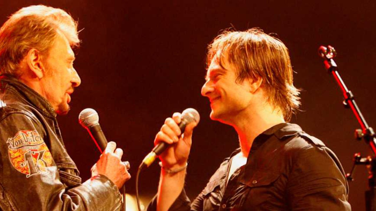 GALA VIDÉO - David Hallyday à propos de Johnny Hallyday: « J’ai des signes de sa présence tout le temps »