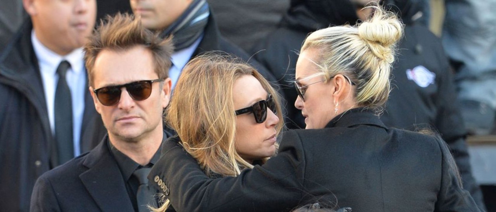 GALA VIDEO - Johnny Hallyday a refusé de voir David et Laura avant de mourir… découvrez quel vieil ami il a daigné voir