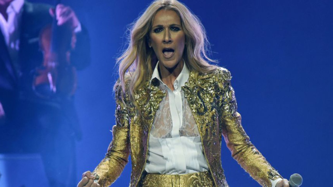 GALA VIDÉO – Céline Dion, après les accusations de satanisme, s’éclate à un show érotico-burlesque, à Las Vegas