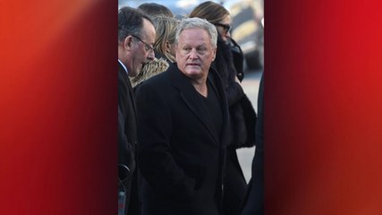 GALA VIDEO - Le père de Laeticia Hallyday accuse Sylvie Vartan de « tirer les ficelles »