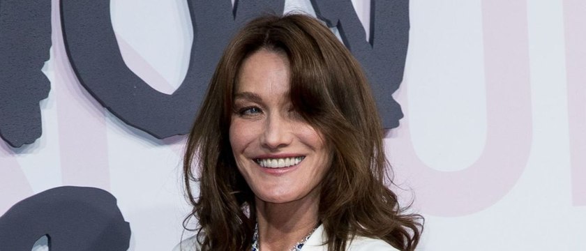 GALA VIDEO - Carla Bruni Sarkozy : ce voyage loin des tourments de son mari qu’elle attend avec impatience