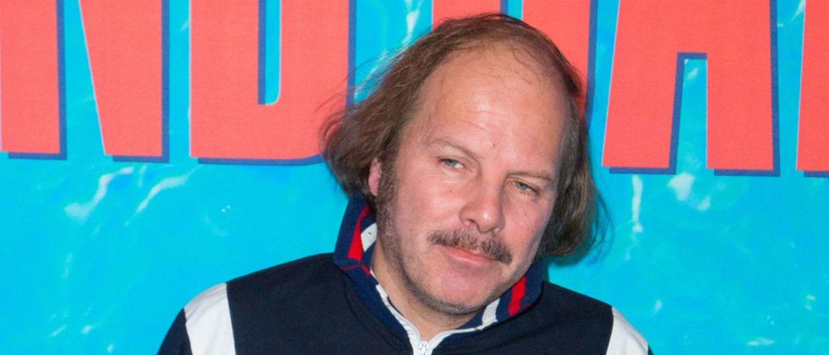 GALA VIDEO - Philippe Katerine : son anecdote très embarrassante avec Catherine Deneuve dans un train