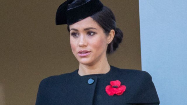 GALA VIDEO - Pourquoi Meghan Markle a dû regretter de porter un collant chair pour cette soirée si importante pour la reine