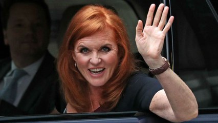 GALA VIDEO – Sarah Ferguson, déchaînée et embarrassante lors d'une soirée au palais de Kensington