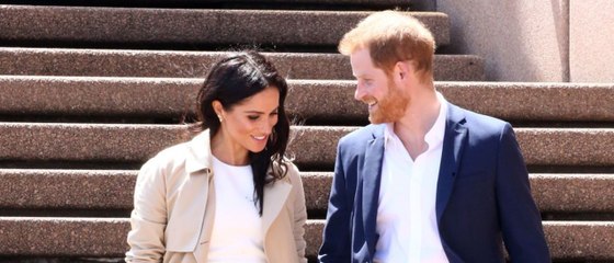 GALA VIDEO - Le prince Harry un futur papa aux petits soins pour Meghan