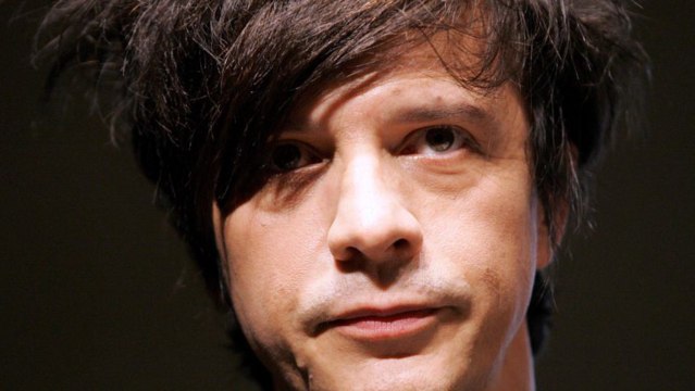 GALA VIDÉO - Nicola Sirkis, leader d’Indochine : un surprenant premier amour