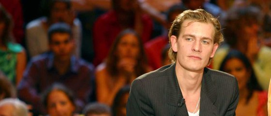 GALA VIDEO – Elisabeth Depardieu : 10 ans après la mort de son fils Guillaume, elle révèle qui l'a fait plonger dans la drogue