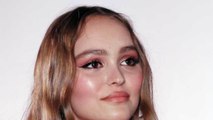 GALA VIDÉO - Lily-Rose Depp, topless en couverture d’un magazine de mode américain : des réactions très mitigées sur son compte Instagram