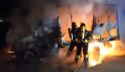 Terno d'Isola (BG) - A fuoco il furgone di una ditta di spedizioni (16.12.21)