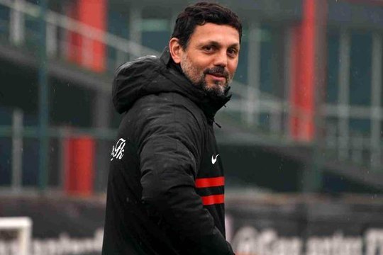 Erol Bulut: Fenerbahçe maçında hak ettiğimiz 3 puanı aldık