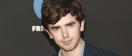 GALA VIDEO - Freddie Highmore (Good Doctor) : ce jour où il a échappé de peu à la mort