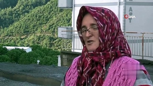 İstinat duvarı çöktü 88 daire boşaltıldı! O anlar anbean kameralara yansıdı