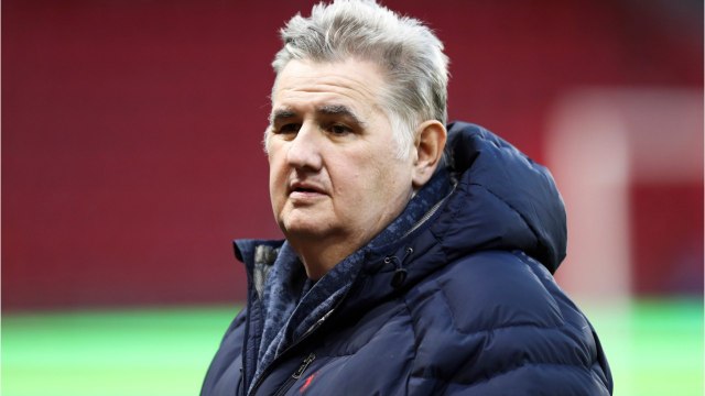 VOICI - Pierre Ménès : le supporter rennais frappé par Neymar l’attaque en justice !