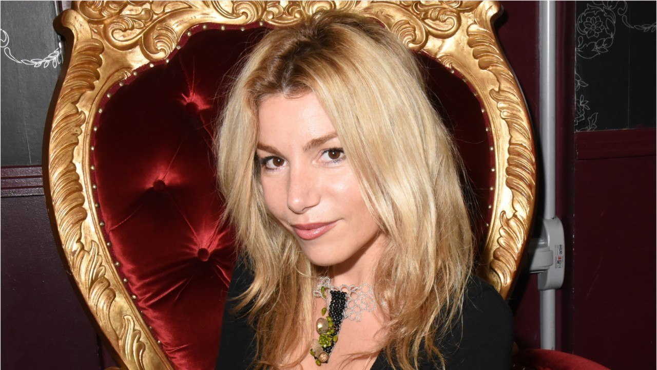 VOICI - Lola Marois en lingerie transparente, elle affole les internautes