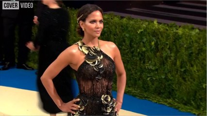 VOICI- PHOTO Halle Berry : en maillot sexy, elle est à se damner !