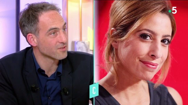VOICI - Raphaël Glucksmann se confie sur l'acte d'amour incroyable de Léa Salamé dans C l'hebdo