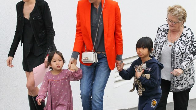 VOICI PHOTO Laeticia Hallyday définitivement réconciliée avec Mamie Rock ? Ce cliché qui en dit long