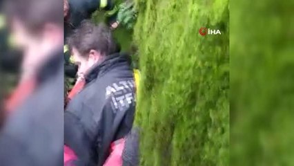 Uçurumdan düştü hayatını kaybetti